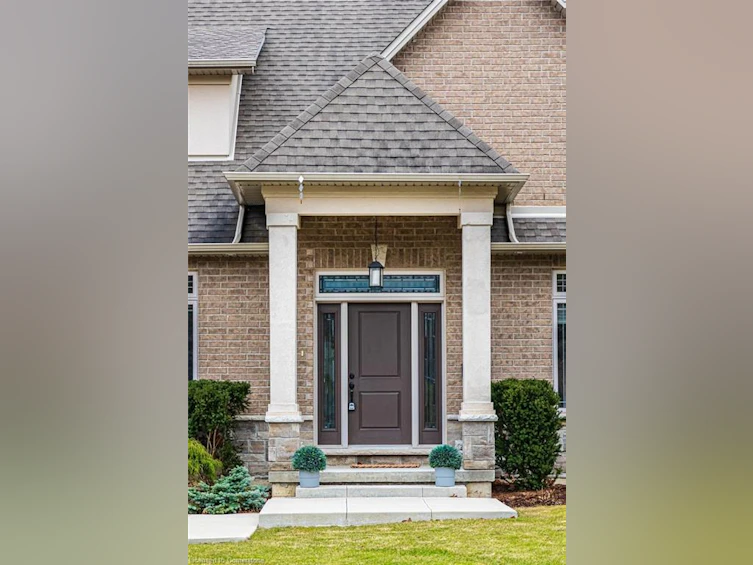 204 Woodview Crescent, Hamilton, ON, L9G 1G2 - 2