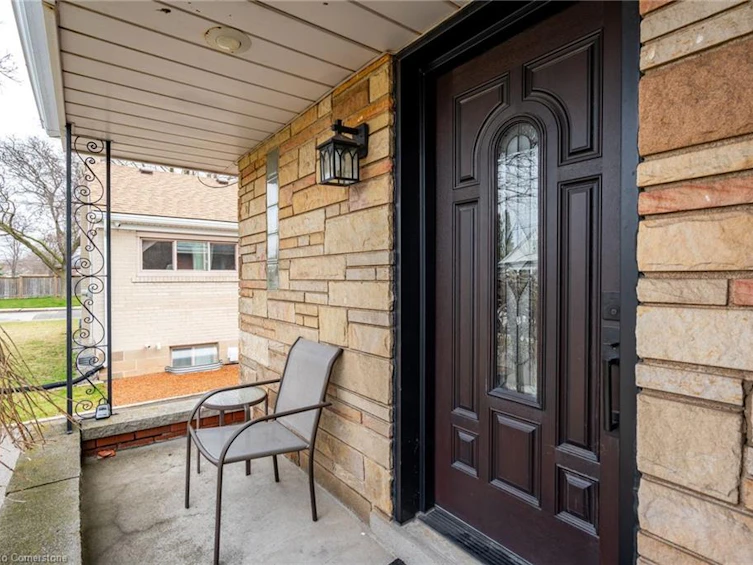 19 East 44th Street, Hamilton, ON, L8T 3G6 - 3