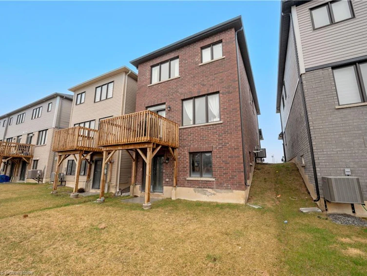 61 Vanilla Trail, Thorold, ON, L2V 0L3 - 17