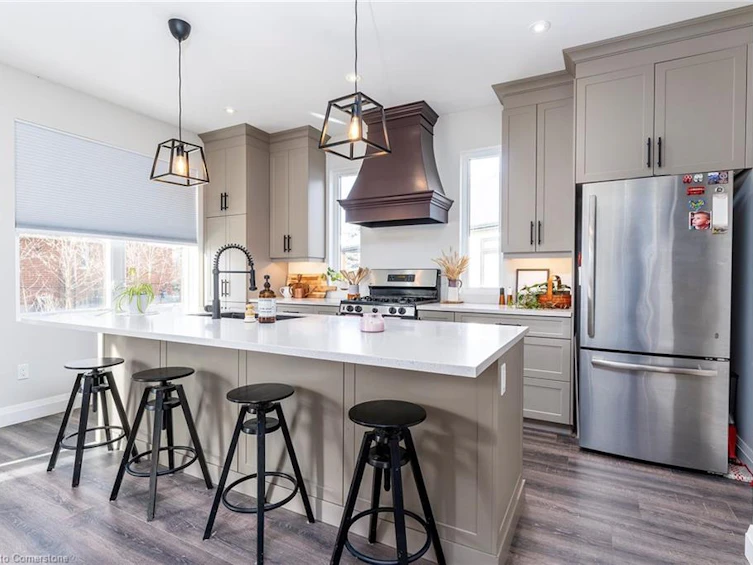 92 Ivy Crescent, Thorold, ON, L2V 0J9 - 8