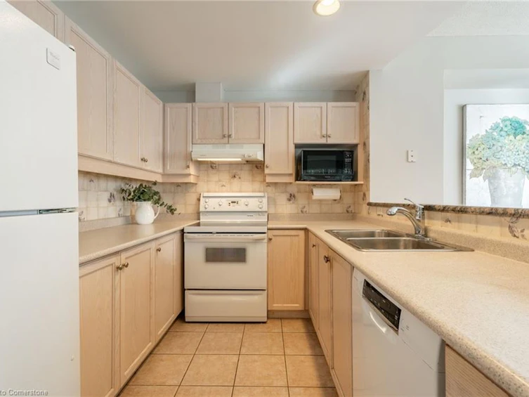 102-5188 Lakeshore Road, Burlington, ON, L7L 6P4 - 17