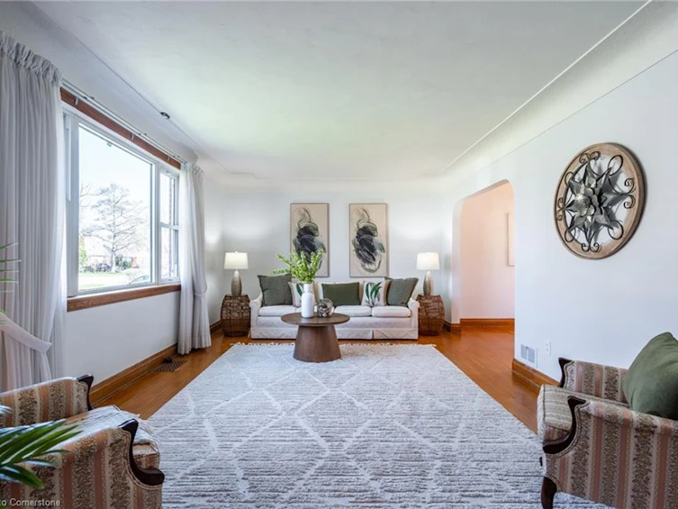 1052 Joan Drive, Burlington, ON, L7T 3H2 - 6