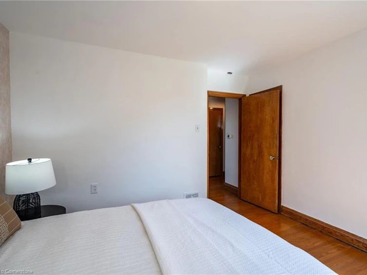 1052 Joan Drive, Burlington, ON, L7T 3H2 - 24