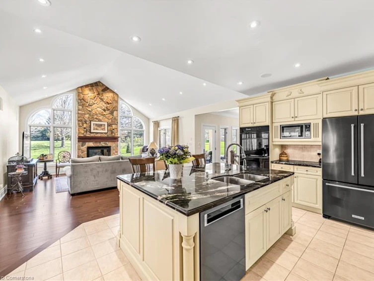 5029 Cedar Springs Court, Burlington, ON, L7P 0B5 - 18