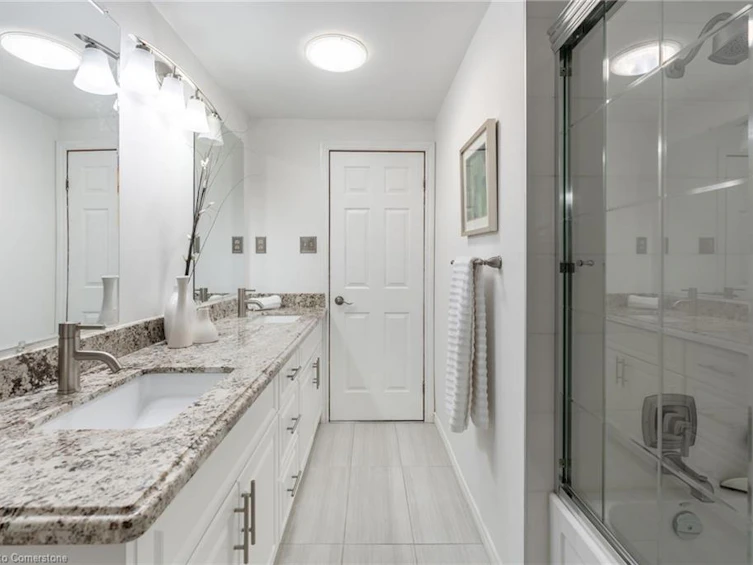 15 Titmouse Court, Hamilton, ON, L9A 4Y9 - 41