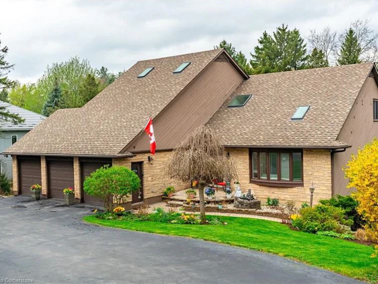 1962 Snake Road, Burlington, ON, L7P 4Y4