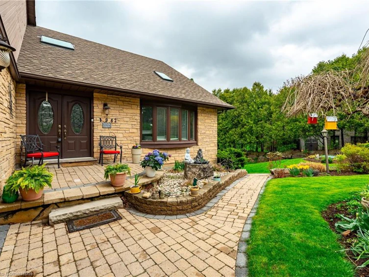 1962 Snake Road, Burlington, ON, L7P 4Y4 - 3