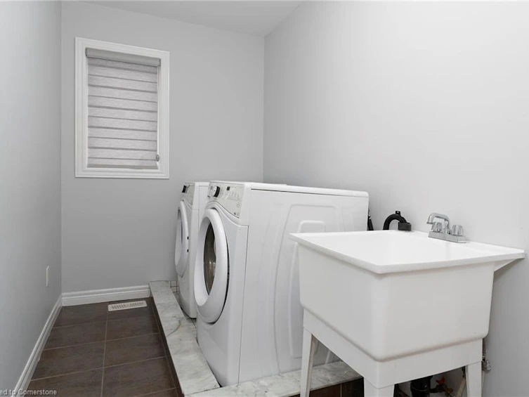 24 Dunvegan Place, Hamilton, ON, L9B 0H5 - 18