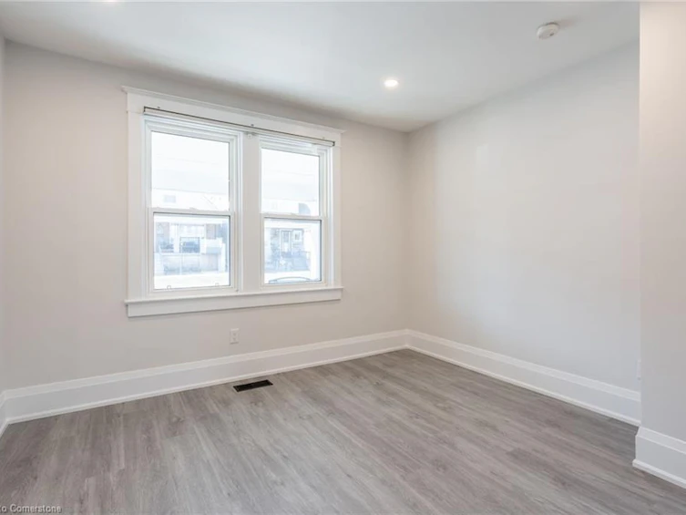 33 Dalkeith Avenue, Hamilton, ON, L8L 3J3 - 5