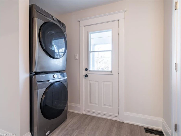 33 Dalkeith Avenue, Hamilton, ON, L8L 3J3 - 11