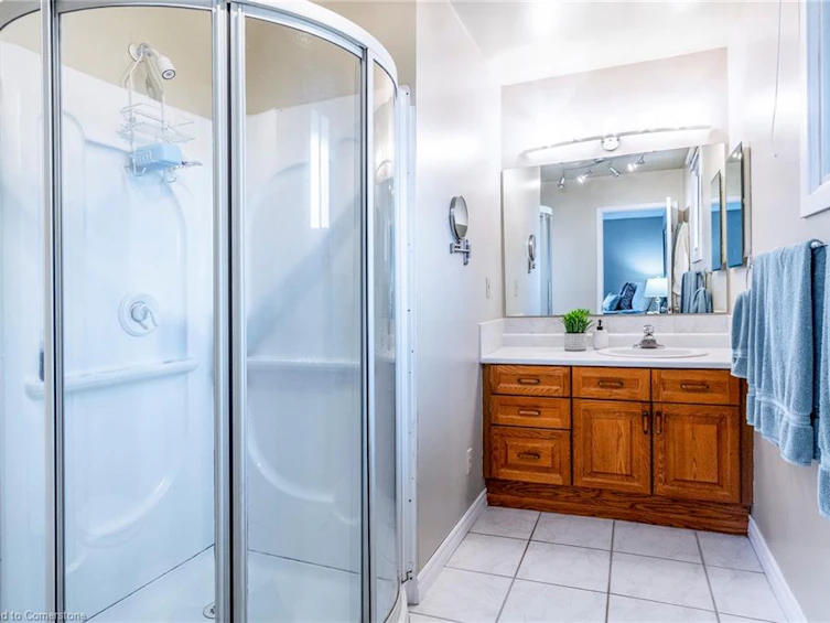 19 Isabel Drive, Brant, ON, N3T 5L7 - 14