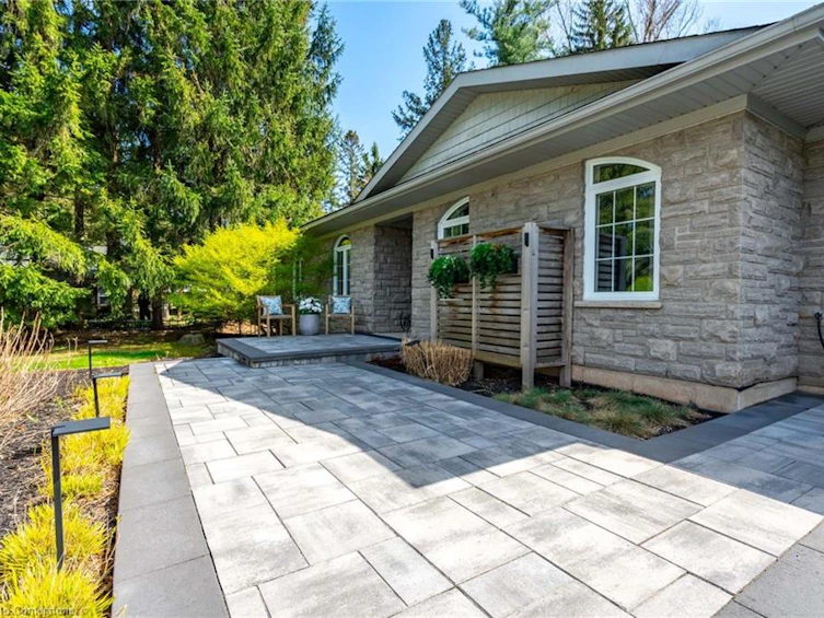 715 Robson Road, Hamilton, ON, L8B 1H2 - 3