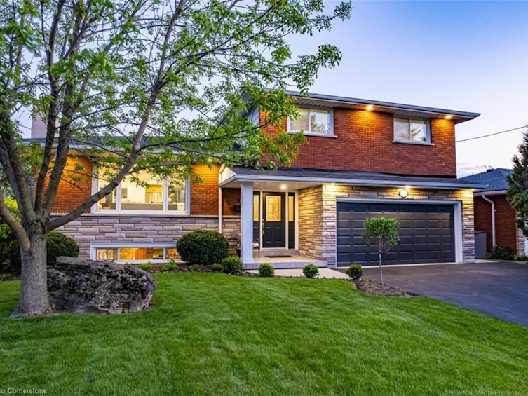 30 Donlea Drive, Hamilton, ON, L8T 1K3
