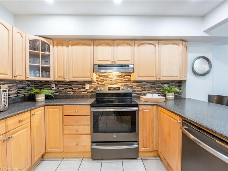 3523 Fowler Court, Burlington, ON, L7N 3W3 - 8