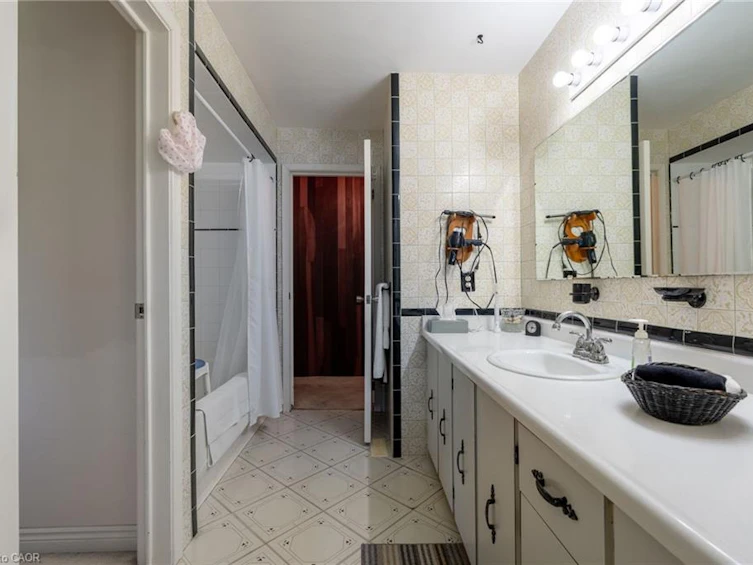 1215 Derry Road, Burlington, ON, L0P 1B0 - 21