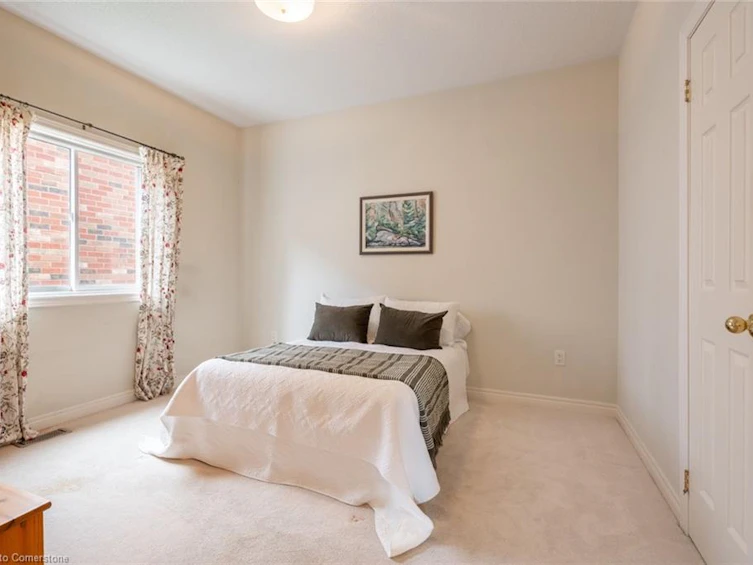 27 Gaines Avenue, Hamilton, ON, L9H 7M4 - 32