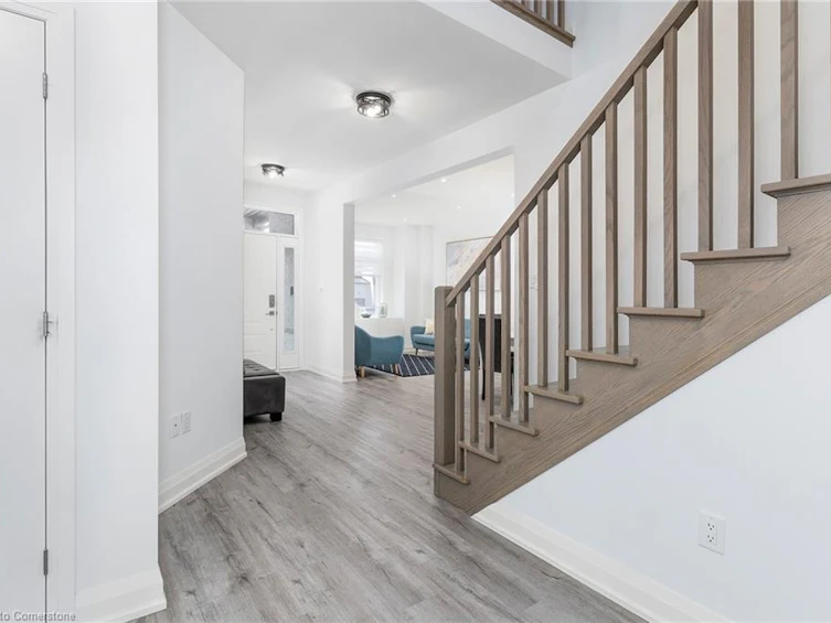 388 Klein Circle, Hamilton, ON, L9G 3K9 - 6