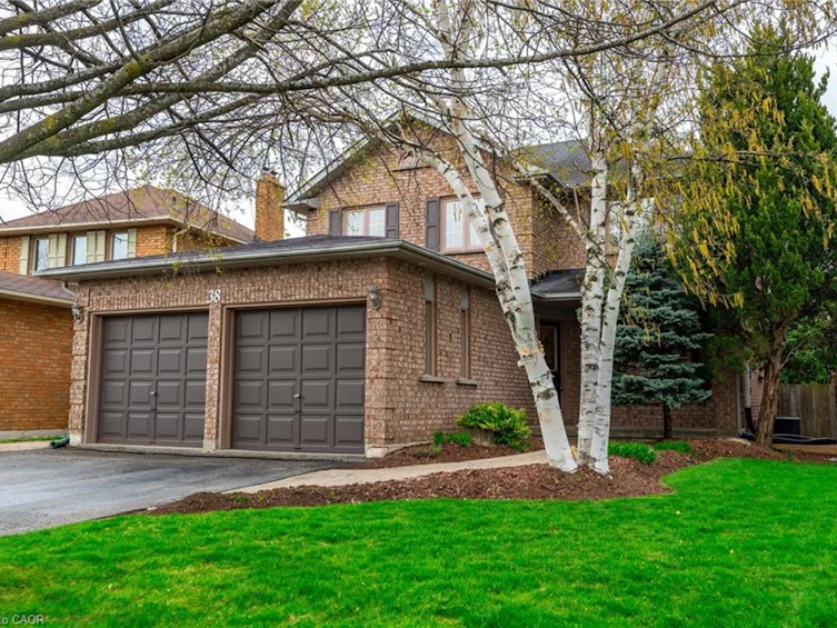 38 Fellowes Crescent, Hamilton, ON, L8B 0M3