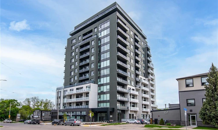 1106-71 Wyndham Street S