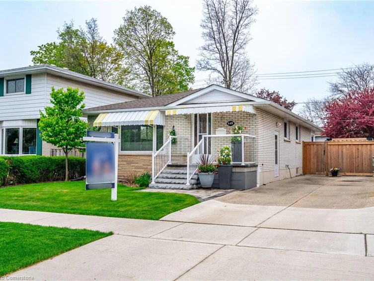 648 Thornwood Avenue, Burlington, ON, L7N 2B8 - 2
