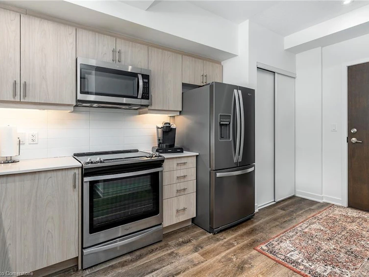 211-16 Markle Crescent, Hamilton, ON, L9G 0H4 - 5
