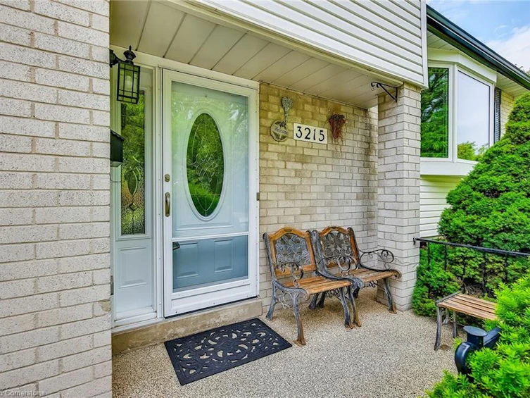 3215 Heathfield Drive, Burlington, ON, L7M 1E2 - 3