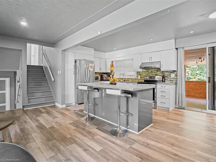 82 Dreger Avenue, Kitchener, ON, N2A 2A6 - 7