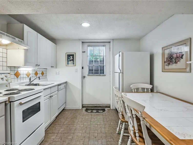 3044 Woodward Avenue, Burlington, ON, L7N 2M2 - 37