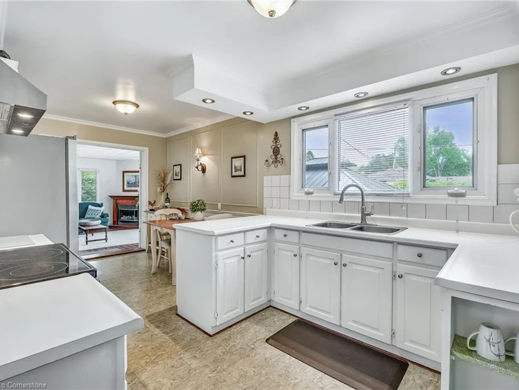 3044 Woodward Avenue, Burlington, ON, L7N 2M2 - 12