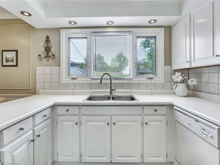 3044 Woodward Avenue, Burlington, ON, L7N 2M2 - 13