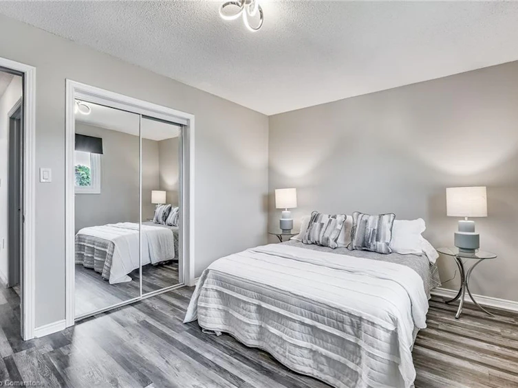 29 Guildwood Drive, Hamilton, ON, L9C 7K2 - 24