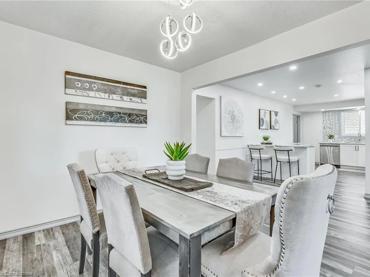 29 Guildwood Drive, Hamilton, ON, L9C 7K2 - 10