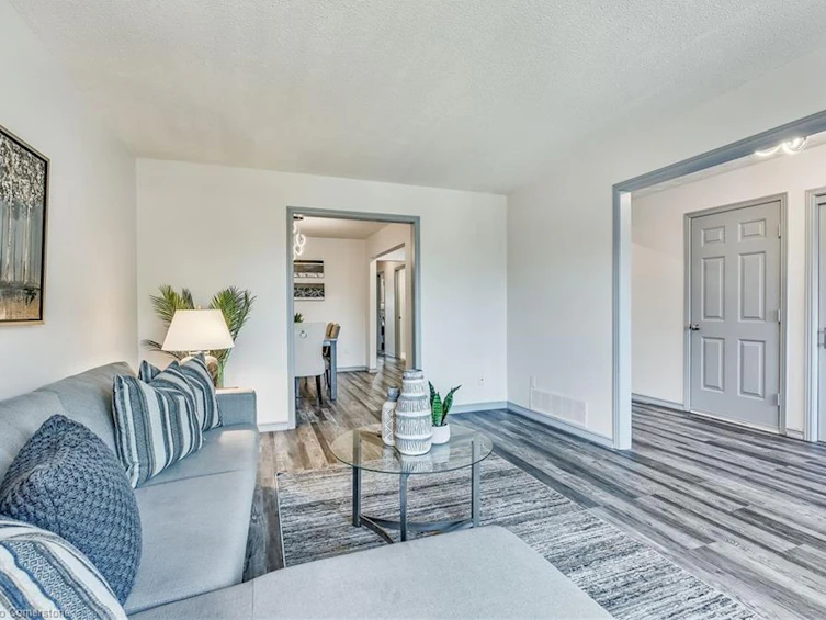 29 Guildwood Drive, Hamilton, ON, L9C 7K2 - 8