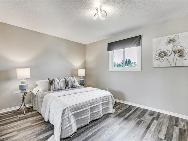29 Guildwood Drive, Hamilton, ON, L9C 7K2 - 23
