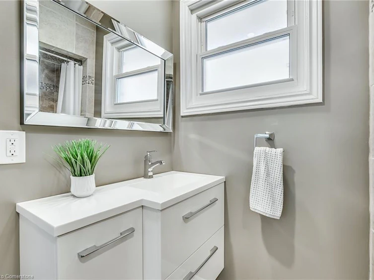29 Guildwood Drive, Hamilton, ON, L9C 7K2 - 26