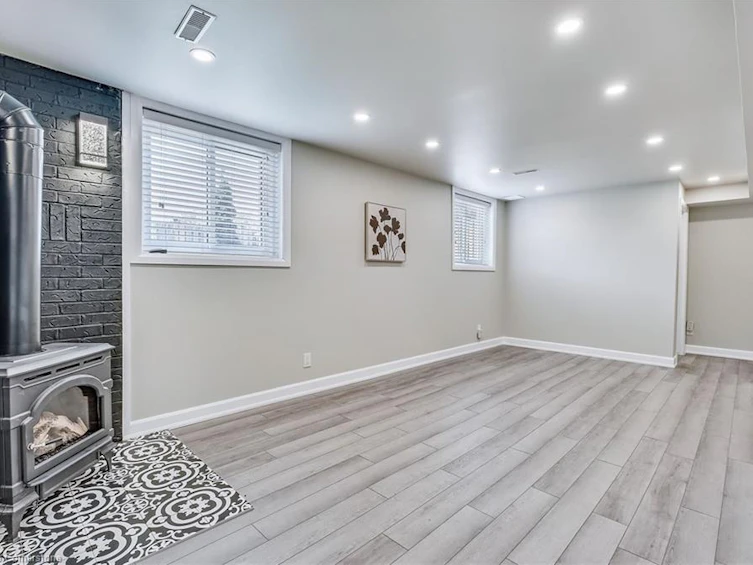 29 Guildwood Drive, Hamilton, ON, L9C 7K2 - 28
