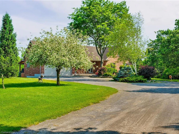 690 York Road, Hamilton, ON, L9H 5X1