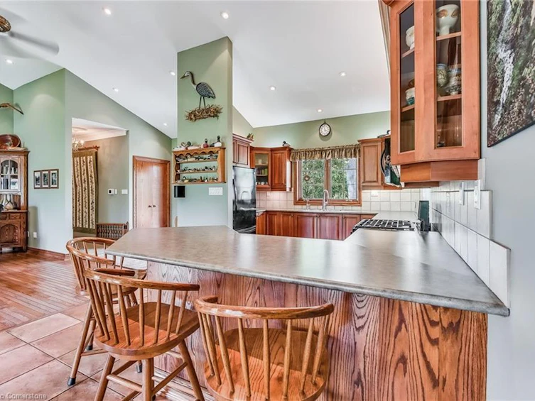690 York Road, Hamilton, ON, L9H 5X1 - 6