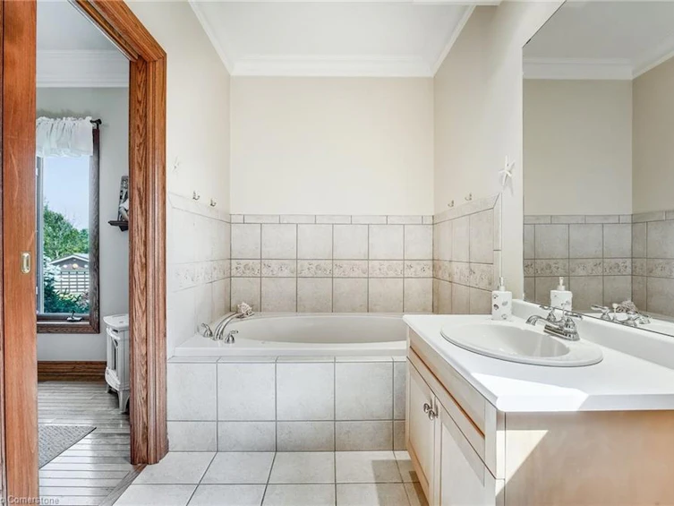 690 York Road, Hamilton, ON, L9H 5X1 - 11