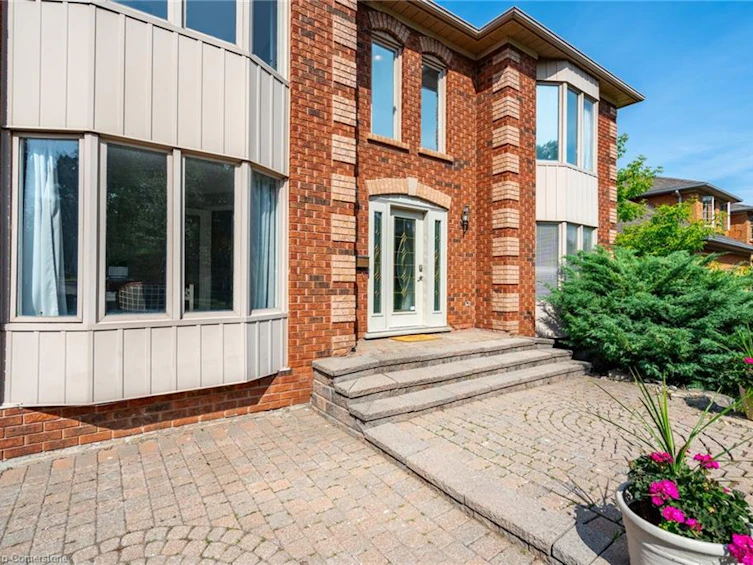 1689 Kerns Road, Burlington, ON, L7P 4V6 - 3