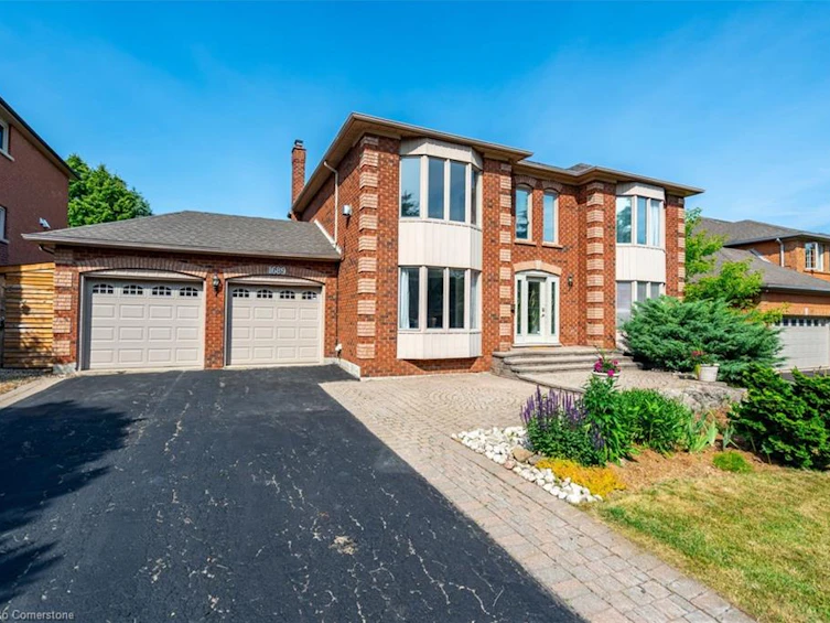 1689 Kerns Road, Burlington, ON, L7P 4V6