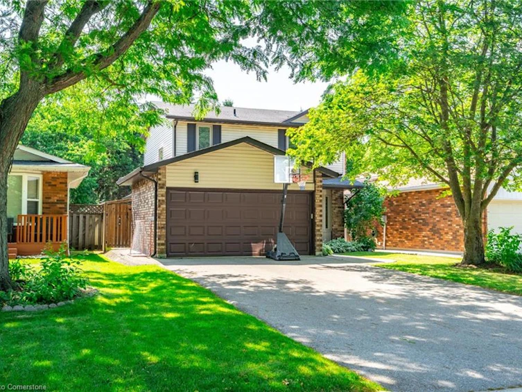 12 Bloomsbury Court, Hamilton, ON, L9G 4L6