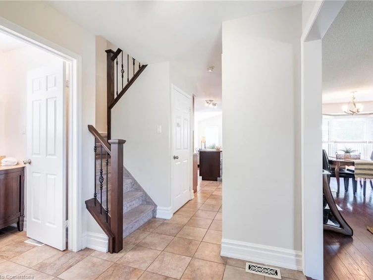 12 Bloomsbury Court, Hamilton, ON, L9G 4L6 - 5
