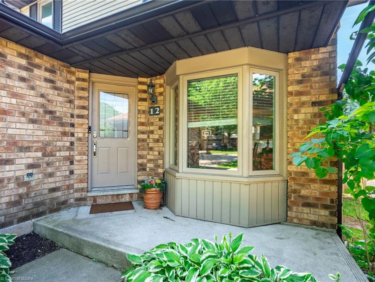 12 Bloomsbury Court, Hamilton, ON, L9G 4L6 - 3