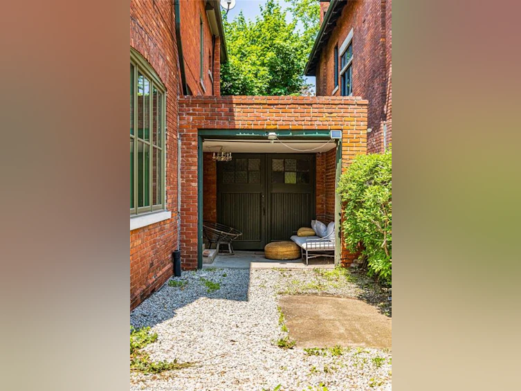 293 Park Street S, Hamilton, ON, L8P 3G5 - 46