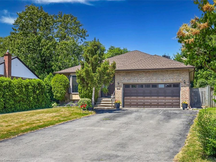 687 Penny Lane, Burlington, ON, L7T 4H9