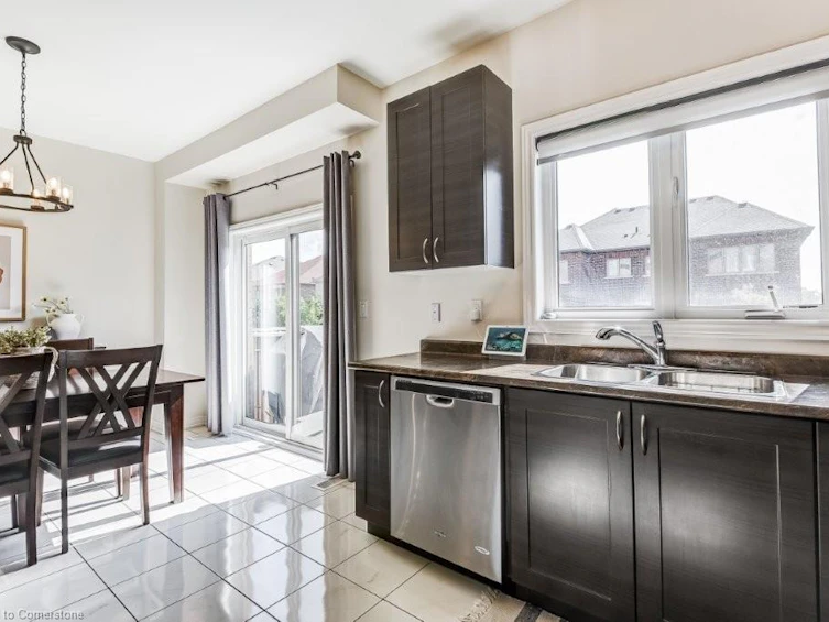 702 Yarfield Crescent, Newmarket, ON, L3X 0H4 - 15