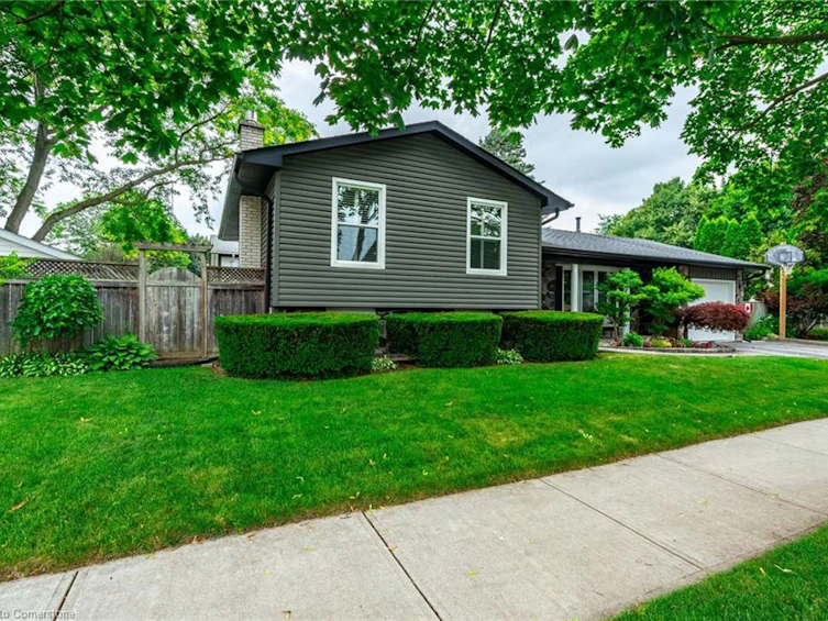 3237 Woodward Avenue, Burlington, ON, L7N 2M6 - 3