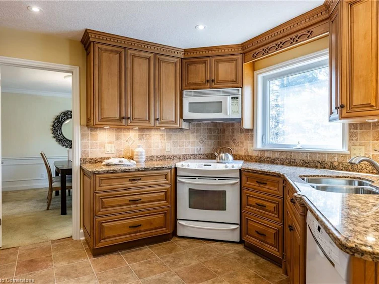 158 Marigold Court, Hamilton, ON, L9G 3M3 - 13