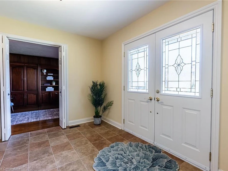 158 Marigold Court, Hamilton, ON, L9G 3M3 - 3